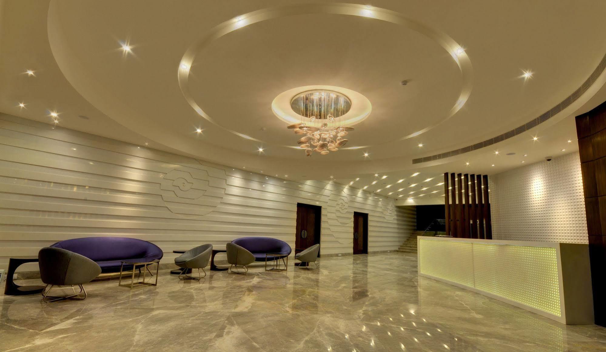 Hotel Platinum Rajkot Exterior foto